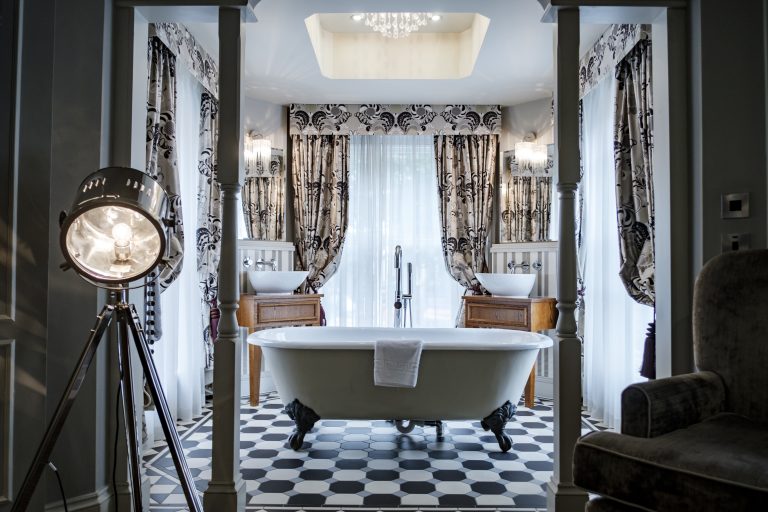 Elegant bathroom at the Queens Head