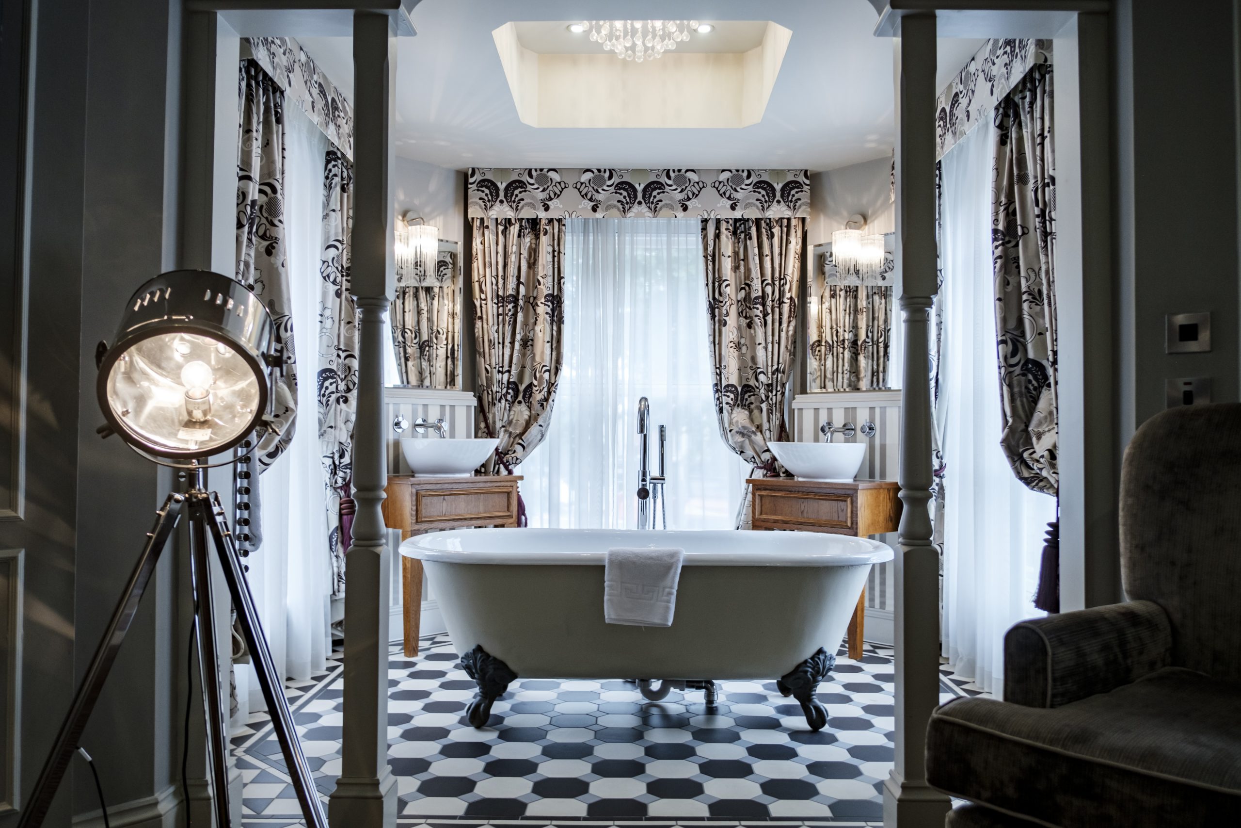 Elegant bathroom at the Queens Head