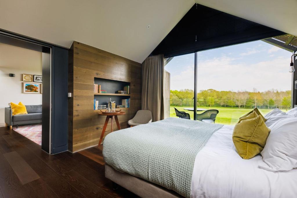 Lodge bedroom at Feldon Valley Hotel