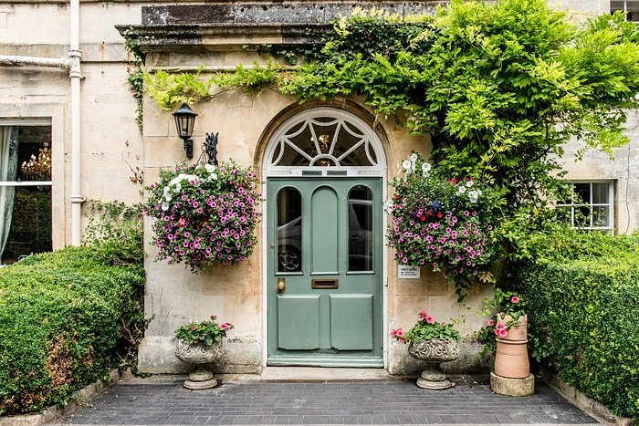 Entrance to Stratton House Hotel